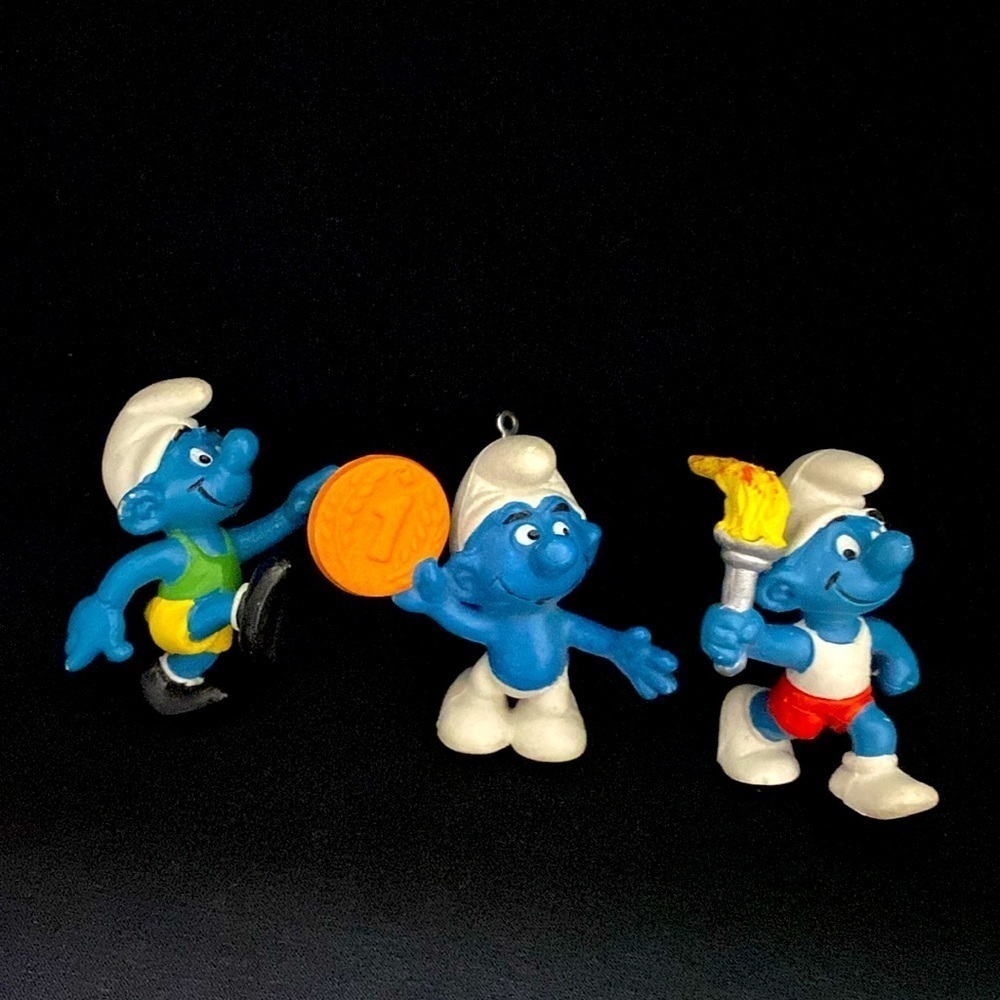 The Smurfs Olympic Torch Bearer,  Olympic gold medal track and field vintage 70s